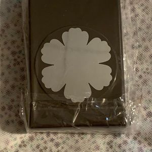 NWT Blossom  Stampin’ up punch